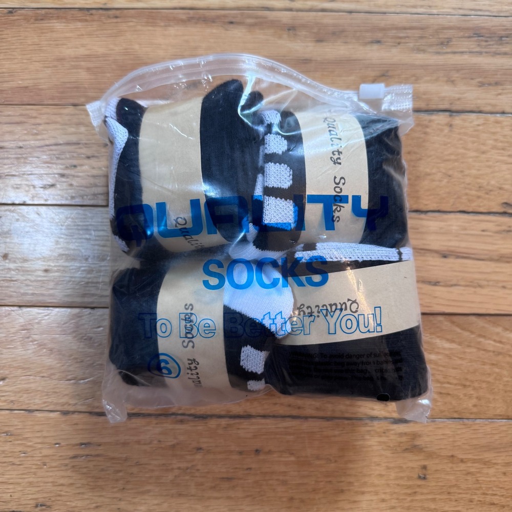 JHM Kids Athletic Sport Crew Socks 4 Pair Pack Black White Ages 4-11 NEW